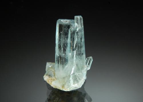 Barite<br />Stoneham, Weld County, Colorado, USA<br />1.7 x 2.5 cm<br /> (Author: crosstimber)