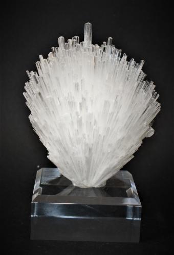 Scolecite<br />Distrito Nashik (Nasik), Maharashtra, India<br />95mm x 70mm x 70mm<br /> (Author: Philippe Durand)