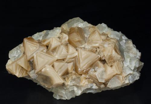 Calcite<br />Strontian, Lochaber, Argyll and Butte, Scotland / United Kingdom<br />6.9 × 3.8 × 2.8 cm<br /> (Author: Jordi Fabre)