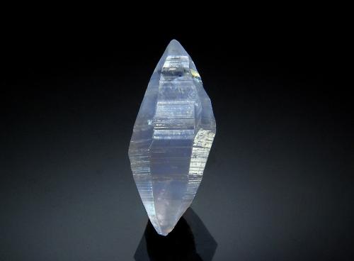 Corundum var. sapphire<br />Ratnapura, Ratnapura District, Sabaragamuwa Province, Sri Lanka<br />0.9 x 2.1 cm<br /> (Author: crosstimber)