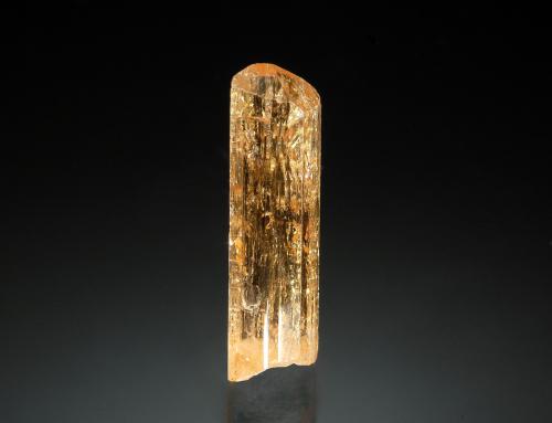 Topaz<br />Ouro Preto, Minas Gerais, Brasil<br />0.8 x 2.2 cm<br /> (Author: crosstimber)