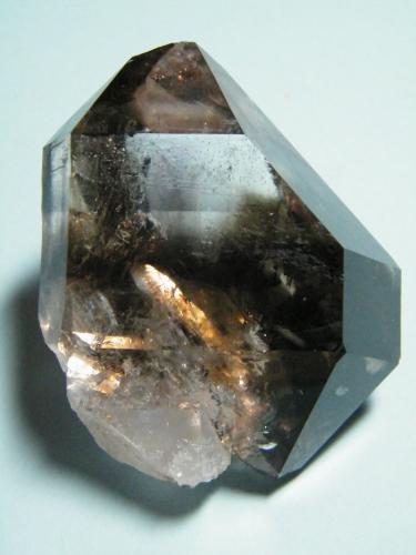 Quartz<br />Goboboseb Mountains, Brandberg area, Erongo Region, Namibia<br />54mm x 69mm x 45mm<br /> (Author: Heimo Hellwig)