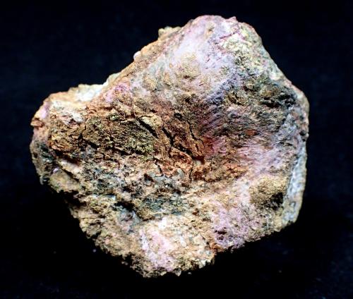 Gold (variety electrum), Erythrite<br />Bou Azzer mining district, Drâa-Tafilalet Region, Morocco<br />52mm x 50 mm x 36 mm<br /> (Author: Don Lum)