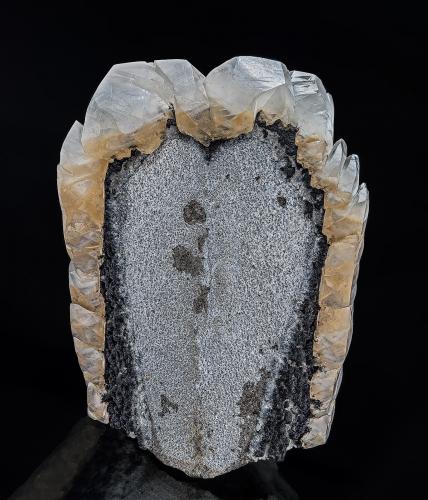 Calcite<br />Palmarejo Mine, Palmarejo, Municipio Chinipas, Chihuahua, Mexico<br />12.5 x 9.0 cm<br /> (Author: am mizunaka)