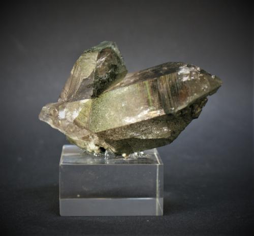 Quartz and Chlorite<br />Aiguille de l'Eboulement, Les Petites Jorasses, Mont Blanc Massif, Chamonix, Haute-Savoie, Auvergne-Rhône-Alpes, France<br />75mm x 45mm x 45mm<br /> (Author: Philippe Durand)