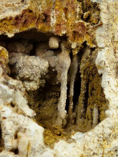 Celestina<br />Minerama II claim, Puente Tablas, Jaén city, Jaén, Comarca Metropolitana de Jaén, Andalusia, Spain<br />10 x 8 x 7 cm.<br /> (Autor: Felipe Abolafia)