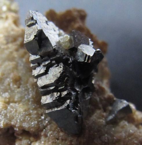 Arsenopirita<br />Yaogangxian Mine, Yizhang, Chenzhou Prefecture, Hunan Province, China<br />Cristal de 2 cm. de longitud<br /> (Autor: prcantos)