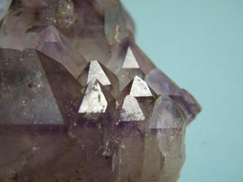 Quartz (variety amethyst)<br />Brandberg area, Erongo Region, Namibia<br />57mm x 65mm x 54mm<br /> (Author: Heimo Hellwig)