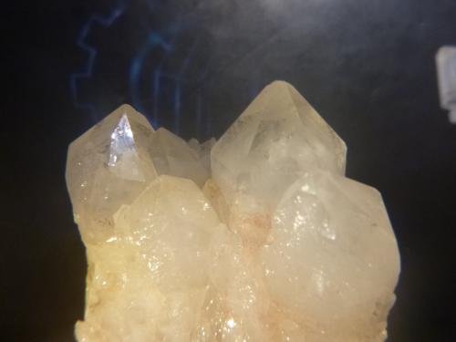 Quartz<br />Cantera Hoya de los Toriles, Villacastín, Comarca Segovia Sur, Segovia, Castilla y León, España<br />42 mm x 55 mm x 33 mm<br /> (Author: franjungle)