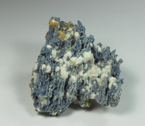 Chalcedony, Okenite<br />Nashik District (Nasik), Maharashtra, India<br />110 mm x 100 mm x 35 mm<br /> (Author: Don Lum)