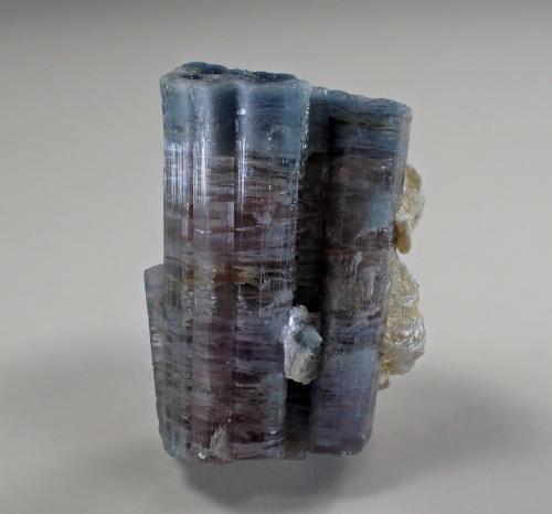 Elbaite (Tourmaline Group)<br />Serra Branca pegmatite, Pedra Lavrada, Borborema, Paraíba, Brazil<br />22 mm x 17 mm x 12 mm<br /> (Author: Don Lum)