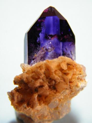 Quartz (variety amethyst)<br />Brandberg area, Erongo Region, Namibia<br />21mm x 28mm<br /> (Author: Heimo Hellwig)