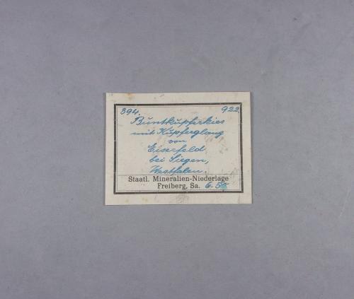 _Calcosita etiqueta<br />Schlänger y Eichert Mine, Eiserfeld, Siegen, Siegen-Wittgenstein District, Arnsberg, North Rhine-Westphalia/Nordrhein-Westfalen, Germany<br />9 x 6,5 x 3,5 cm.<br /> (Autor: J. G. Alcolea)