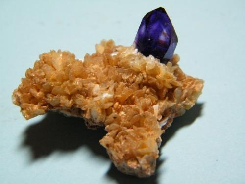 Quartz (variety amethyst)<br />Brandberg area, Erongo Region, Namibia<br />46mm x 34mm x 37mm<br /> (Author: Heimo Hellwig)