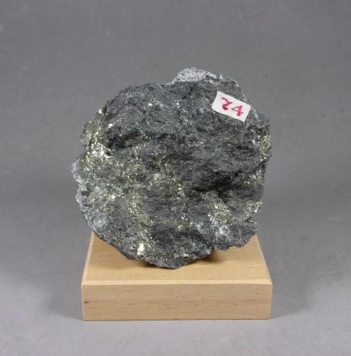 Altaita<br />Mattagami Lake Mine, Mattagami, Nord-du-Québec, Québec, Canada<br />7,3 x 6,8 x 4,3 cm.<br /> (Autor: J. G. Alcolea)