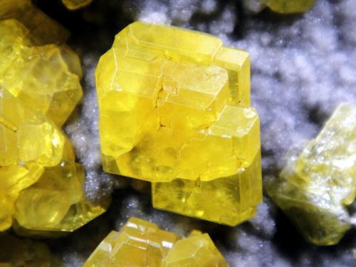 Azufre<br />Cianciana Mines, Cianciana, Agrigento (Girgenti) Province, Sicily, Italy<br />Cristal de 2 cm.<br /> (Autor: Antonio P. López)