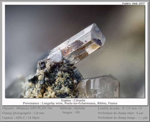 Cerussite<br />Longefay Mine, Poule-les-Echarmeaux, Villefranche-sur-Saône, Rhône, Auvergne-Rhône-Alpes, France<br />fov 2.8 mm<br /> (Author: ploum)