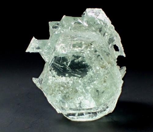 Beryl (variety aquamarine)<br />Minas Gerais, Brazil<br />51 mm x 46 mm x 32 mm<br /> (Author: Don Lum)