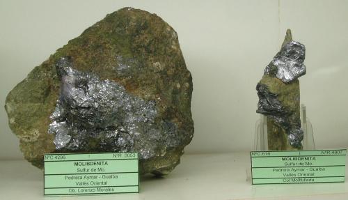 Molibdenita<br />Gualba Quarries, Gualba, Comarca Vallès Oriental, Barcelona, Catalonia / Catalunya, Spain<br />10x6x3 cm (ejemplar de la derecha)<br /> (Autor: Frederic Varela)
