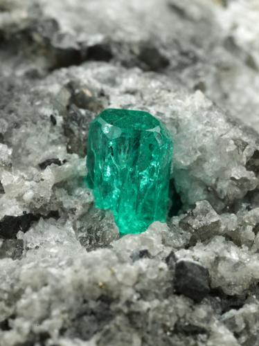 Beryl (variety emerald), Albite (variety cleavelandite), Dolomite, Pyrite<br />Chivor mining district, El Oriente Mine, Municipio Chivor, Eastern Emerald Belt, Boyacá Department, Colombia<br />94x73x49mm, main xls=15 & 13mm<br /> (Author: Fiebre Verde)