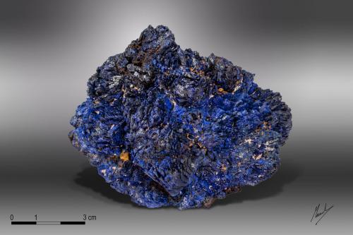 Azurite<br />Chengmenshan Mine, Jiujiang Co., Jiujiang Prefecture, Jiangxi Province, China<br />99 x 66 mm<br /> (Author: Manuel Mesa)