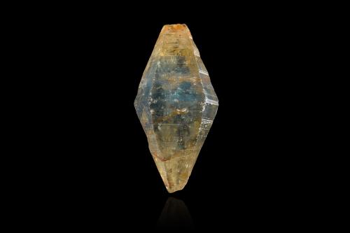 Corundum (variety sapphire)<br />Ratnapura, Distrito Ratnapura, Provincia Sabaragamuwa, Sri Lanka<br />9.5 x 4.5 x 4.0 cm<br /> (Author: MIM Museum)
