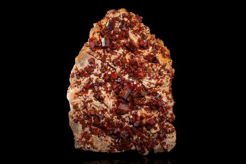 Vanadinite with Baryte<br />Mibladen (distrito minero Mibladen), Midelt, Provincia Midelt, Región Drâa-Tafilalet, Marruecos<br />27.0	x 20.0 x 12.0 cm<br /> (Author: MIM Museum)