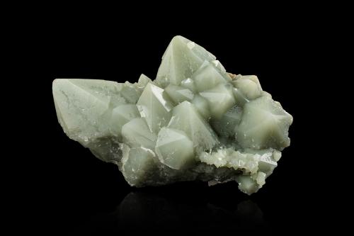 Quartz (variety prase)<br />Mina 2nd Sovetskii, Dalnegorsk, Distrito urbano Dalnegorsk, Primorsky Krai, Rusia<br />28.5x 18.5 x 10.5 cm<br /> (Author: MIM Museum)