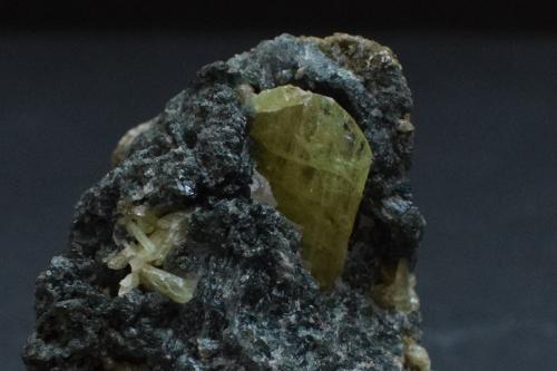 Crisoberilo<br />Tsitondroina, Ikalamavony District, Haute Matsiatra Region, Madagascar<br />6 x 4 x 4 cm<br /> (Autor: Antonio Alcaide)