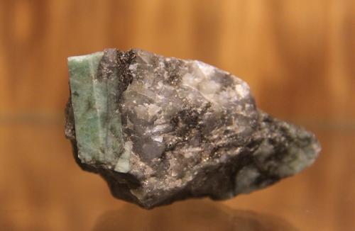 Beryl (variety emerald)<br />Carnaíba mining district, Campo Formoso ultramafic complex, Pindobaçu, Centro-Norte Baiano, Bahia, Northeast Region, Brazil<br />54 mm x 41 mm x 30 mm<br /> (Author: franjungle)