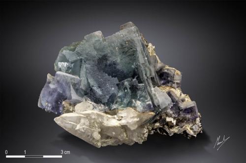 Fluorite with Quartz<br />Yaogangxian Mine, Yizhang, Chenzhou Prefecture, Hunan Province, China<br />85 x 60 mm<br /> (Author: Manuel Mesa)