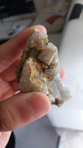 Fluorita<br />Roques Blanques Mountains, Sant Cugat del Vallès-El Papiol, Comarca Vallès Occidental / Baix Llobregat, Barcelona, Catalonia / Catalunya, Spain<br />6x3x4 cm<br /> (Autor: Ian Quiñones)