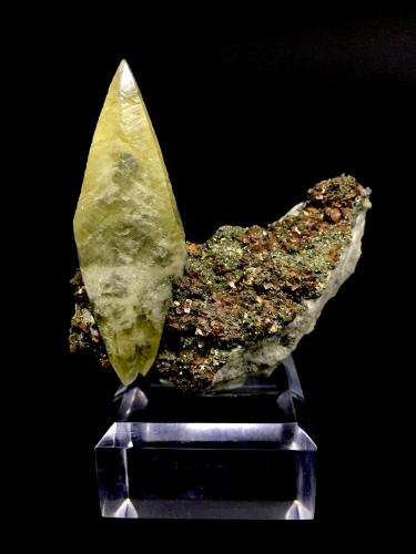 Calcite and Pyrite<br />Viburnum No. 28 Mine, Courtois, Viburnum Trend District, Washington County, Missouri, USA<br />7.4 cm x 7.5 cm x 3 cm<br /> (Author: Turbo)