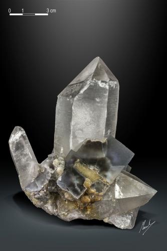 Fluorite and Quartz<br />Daguishan, Babu District, Hezhou Prefecture, Guangxi Zhuang Autonomous Region, China<br />128 X 92 mm<br /> (Author: Manuel Mesa)