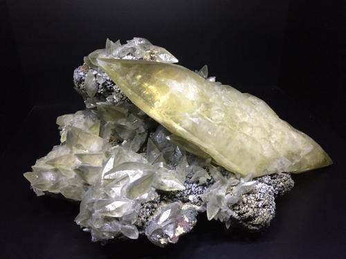 Calcite<br />Sweetwater Mine, Ellington, Viburnum Trend District, Reynolds County, Missouri, USA<br />15 inches x 7.25 inches x 9 inches<br /> (Author: Turbo)