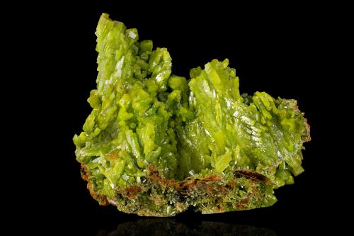 Pyromorphite<br />Daoping Mine, Gongcheng, Guilin Prefecture, Guangxi Zhuang Autonomous Region, China<br />13.0	x 6.0 x 10.0 cm<br /> (Author: MIM Museum)