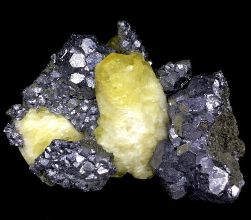 Calcite<br />West Fork Mine, West Fork, Viburnum Trend District, Reynolds County, Missouri, USA<br />12 cm x 8 cm x 6 cm<br /> (Author: Turbo)