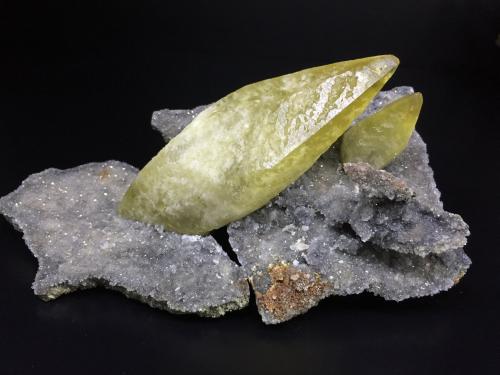 Calcite<br />Magmont Mine, Bixby, Viburnum Trend District, Iron County, Missouri, USA<br />14 cm x 7.5 cm x 3 cm<br /> (Author: Turbo)