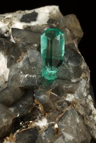 Beryl (variety emerald), Albite (variety cleavelandite), Dolomite, Pyrite<br />Chivor mining district, El Acuario Mine, Municipio Chivor, Eastern Emerald Belt, Boyacá Department, Colombia<br />69x71x52mm, xls=20 & 10mm<br /> (Author: Fiebre Verde)