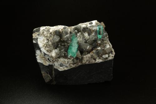 Beryl (variety emerald), Albite (variety cleavelandite), Dolomite, Pyrite<br />Chivor mining district, El Acuario Mine, Municipio Chivor, Eastern Emerald Belt, Boyacá Department, Colombia<br />69x71x52mm, xls=20 & 10mm<br /> (Author: Fiebre Verde)