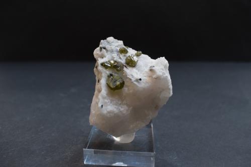 Esfalerita (variedad cléofana)<br />Krushev dol Mine, Madan mining area, Rhodope Mountains, Smolyan Oblast, Bulgaria<br />6 x 5 x 4 cm<br /> (Autor: Antonio Alcaide)