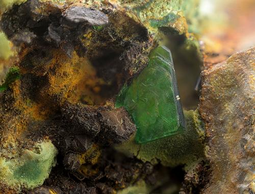 Torbernita<br />Trapero Mine, Cardeña, Comarca Los Pedroches, Córdoba, Andalusia, Spain<br />Campo de visión de 5 mm.<br /> (Autor: Antonio Carmona)