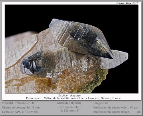 Anatase<br />Vallon de la Valette, Macizo La Lauzière, Saint-Jean-de-Maurienne, Saboya, Auvergne-Rhône-Alpes, Francia<br />fov 9 mm<br /> (Author: ploum)