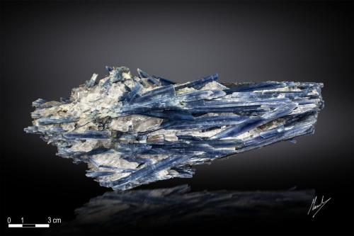 Kyanite<br />São José da Safira, Governador Valadares, Vale do Rio Doce, Minas Gerais, Brazil<br />220 x 90 mm<br /> (Author: Manuel Mesa)