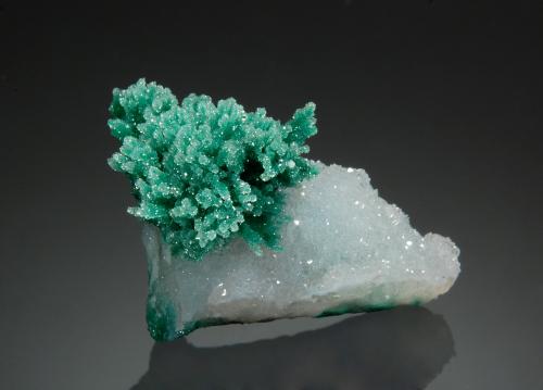 Malachite with quartz<br />San Manuel Mine, San Manuel, San Manuel District, Pinal County, Arizona, USA<br />1.9 x 2.3 cm<br /> (Author: crosstimber)