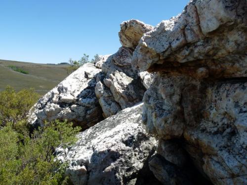 Solid quartz rocks. (Author: Pierre Joubert)