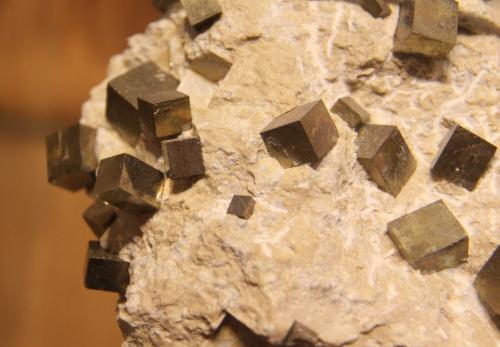 Pyrite<br />Mina Ampliación a Victoria, Sierra de Alcarama, Navajún, Comarca Cervera, La Rioja, España<br />13cm x 11cm x 6cm<br /> (Author: franjungle)