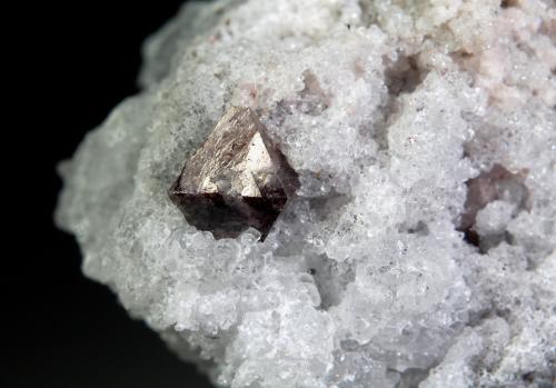 Scheelite<br />Mina Camp Bird, Camp Bird, Montes San Juan, Ouray, Distrito Sneffels, Condado Ouray, Colorado, USA<br />FOV = 2.0 cm<br /> (Author: crosstimber)