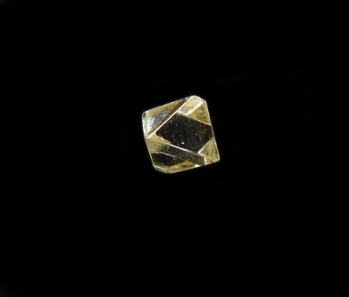 Diamond<br />Santa Elena de Uairén, Gran Sabana, Bolívar State, Venezuela<br />0,5 x 0,5 x 0,6 cm<br /> (Author: Benj)