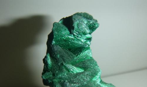 Malachite<br />Kiswishi, Lubumbashi (Elizabethville), Katanga Copper Crescent, Haut-Katanga (Shaba), Democratic Republic of the Congo (Zaire)<br />38mm x 82mm x 44mm<br /> (Author: franjungle)